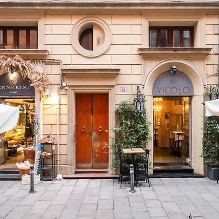 Tra Le Due Torri E Piazza Santo Stefano