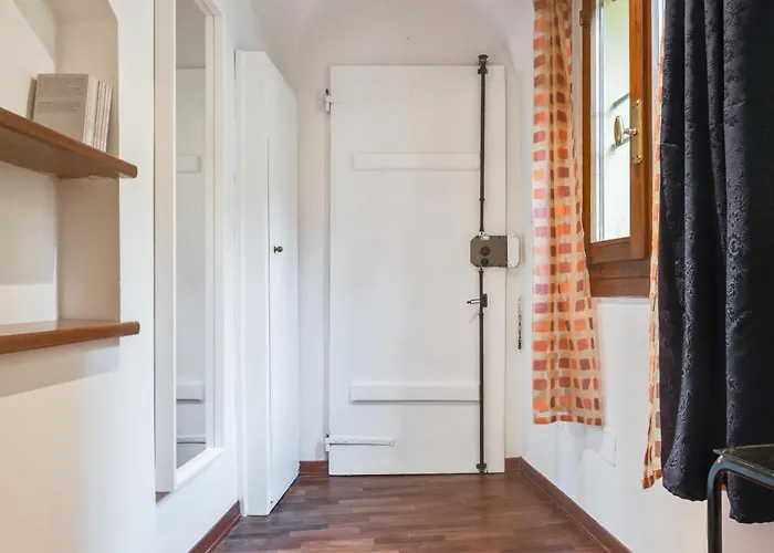 Tra Le Due Torri E Piazza Santo Stefano